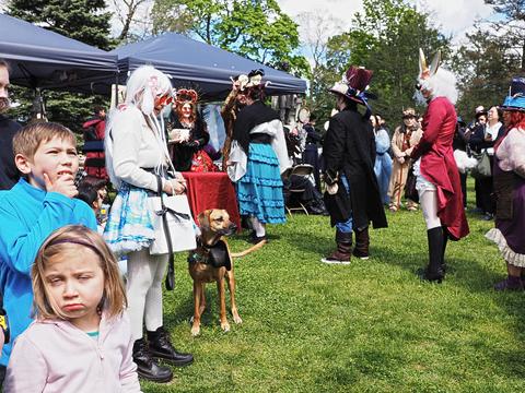 People entering the hat contest #3