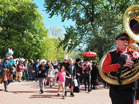 Steampunks on parade #3