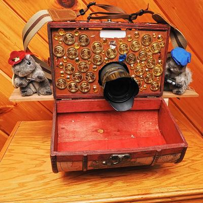 Pirate chest front