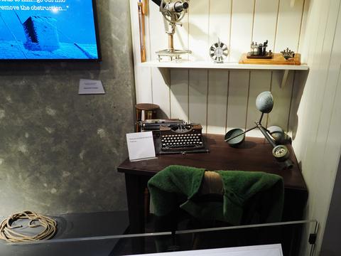 Scientific instruments on Mount Washington #3