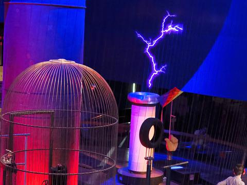 Theater of Electricity Lightning! show #4