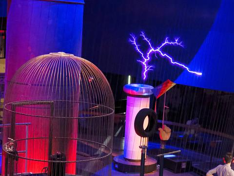 Theater of Electricity Lightning! show #5