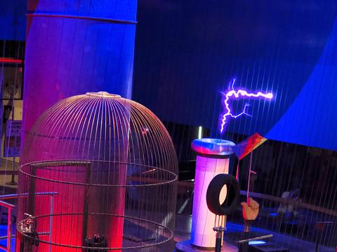 Theater of Electricity Lightning! show #8