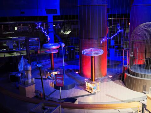 Theater of Electricity Lightning! show #10