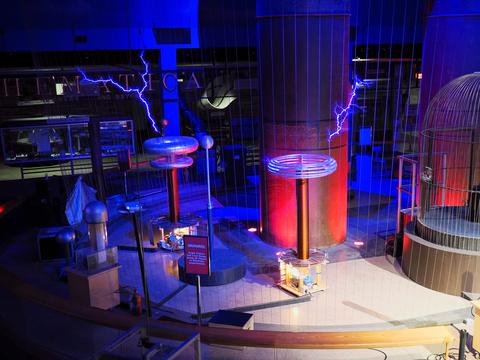 Theater of Electricity Lightning! show #11