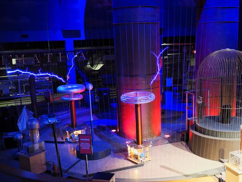 Theater of Electricity Lightning! show #18