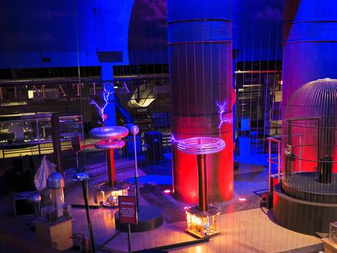 Theater of Electricity Lightning! show #19