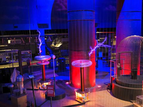 Theater of Electricity Lightning! show #21