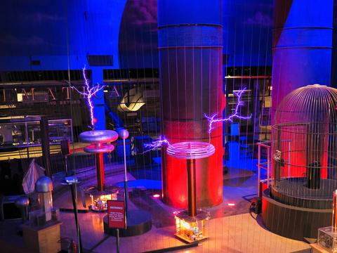 Theater of Electricity Lightning! show #30