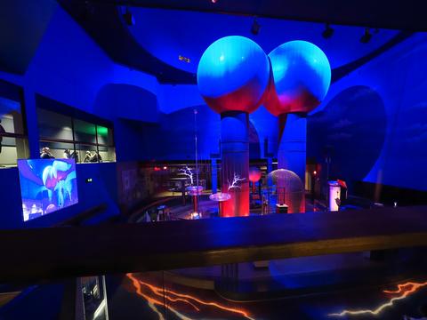 Theater of Electricity #10