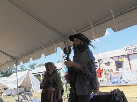 The Foxy Bard and Twig