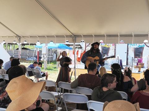 The foxy bard and Twig