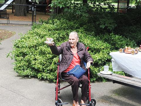 Decorated tea pots #9